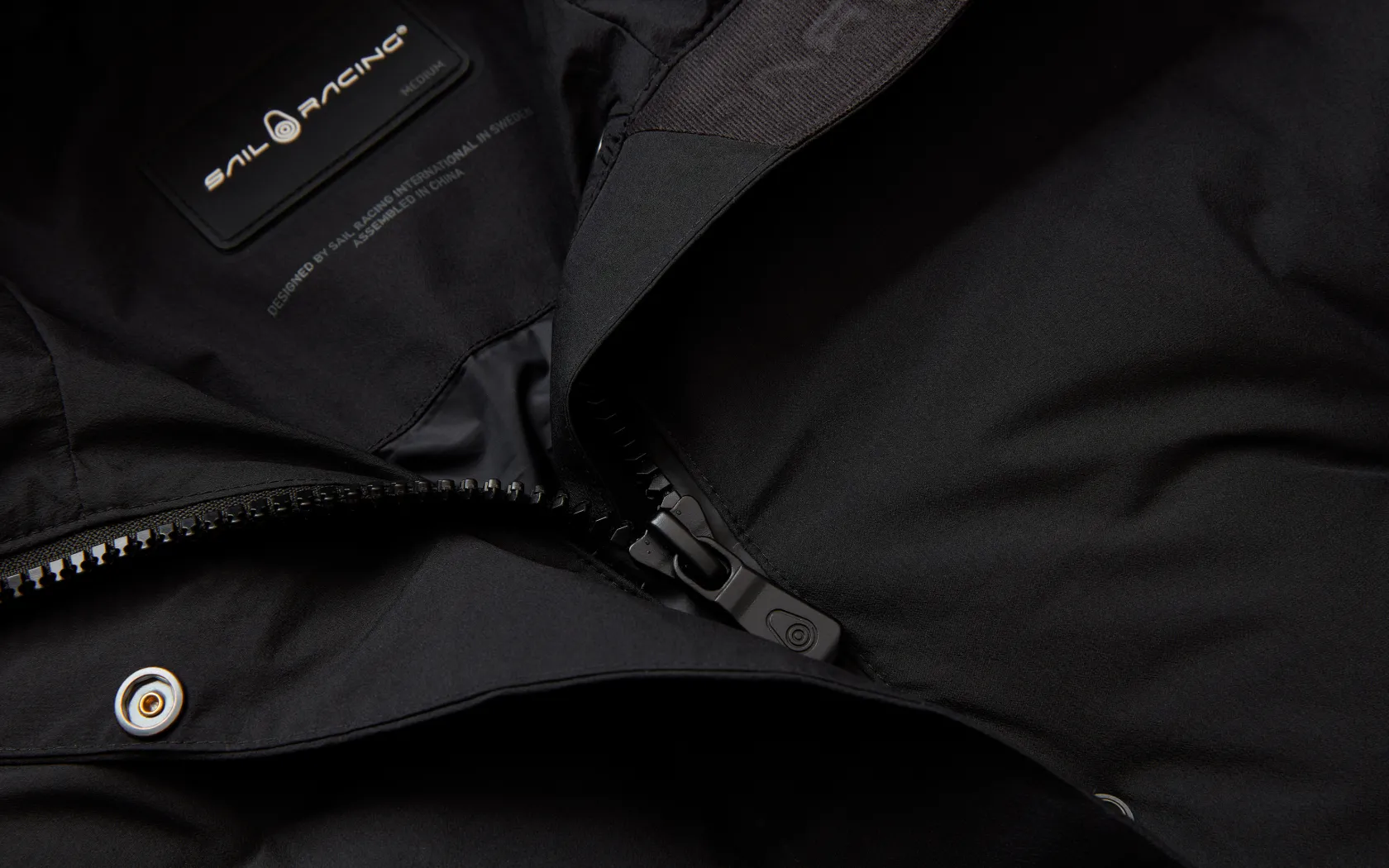 w_race_edition_down_coat_2.webp Sail Racing W RACE EDITION DOWN COAT