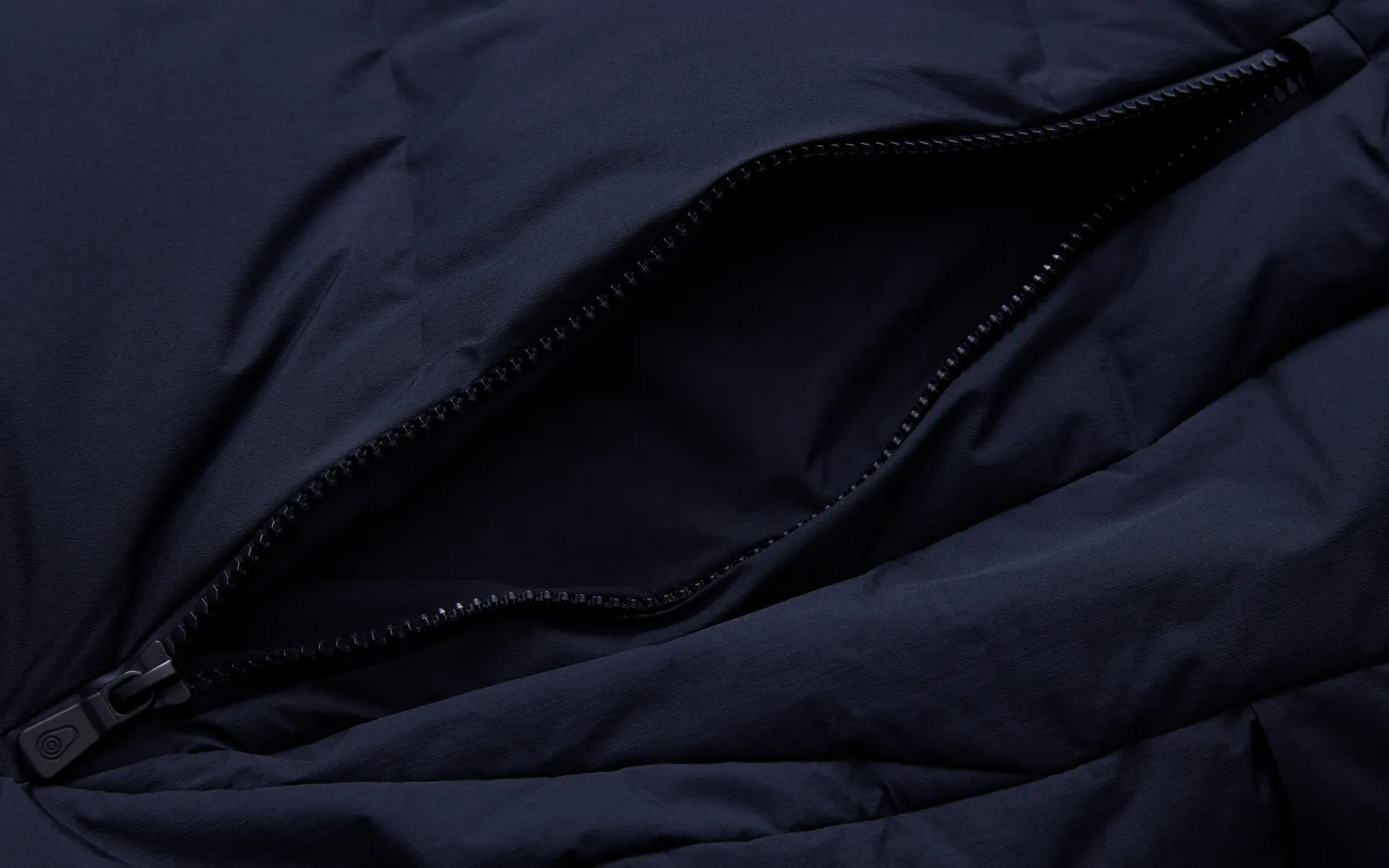 w_race_edition_down_coat_3-2.webp Sail Racing W RACE EDITION DOWN COAT