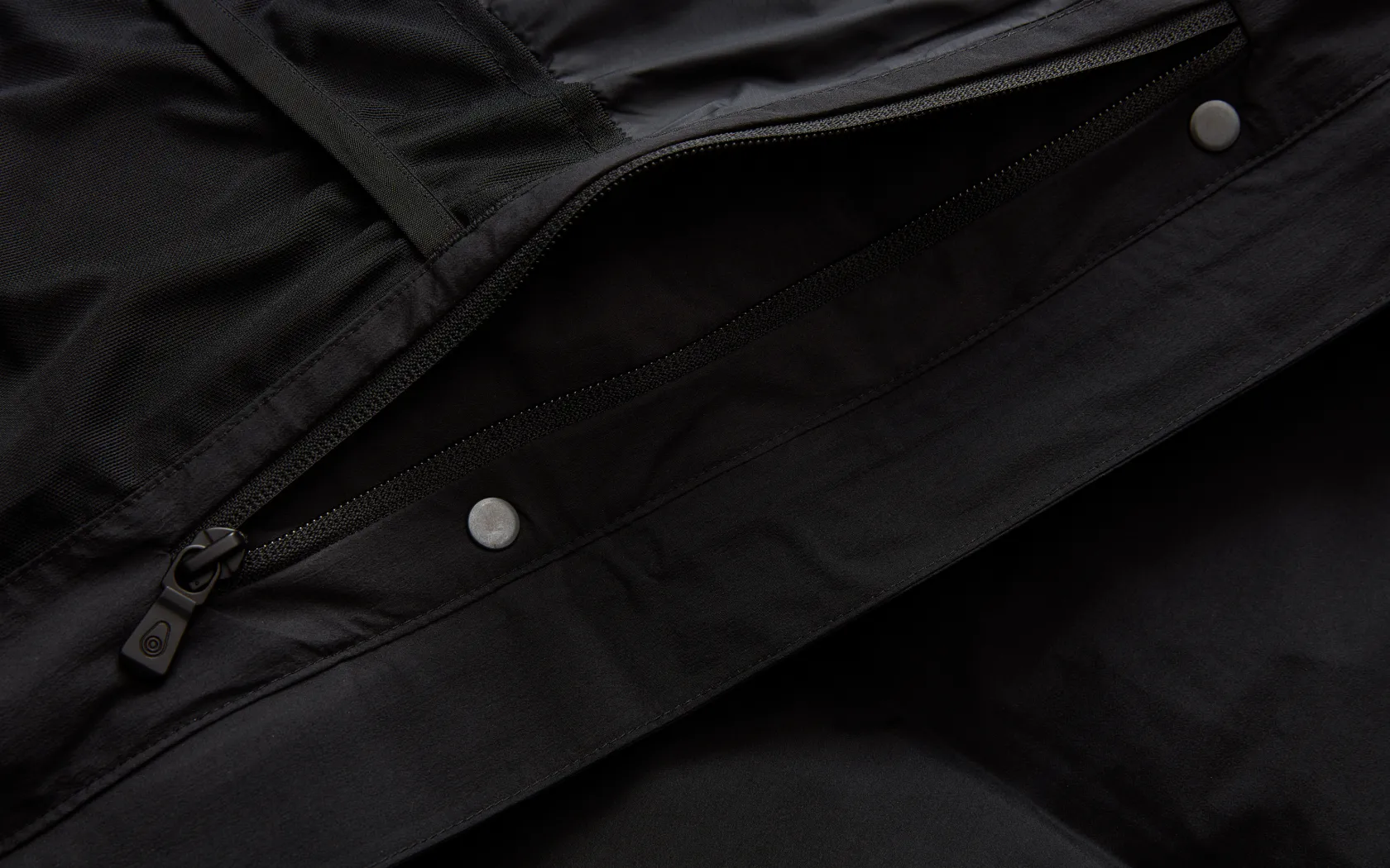 w_race_edition_down_coat_5.webp Sail Racing W RACE EDITION DOWN COAT