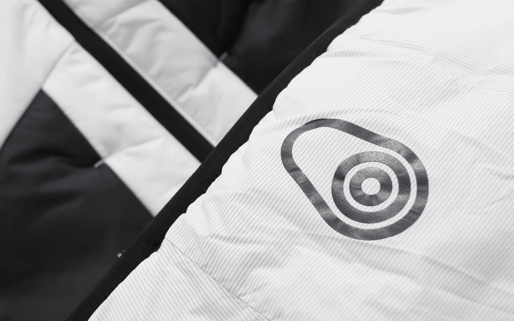 w_spray_primaloft_jacket_4-1.webp Sail Racing W SPRAY PRIMALOFT JACKET